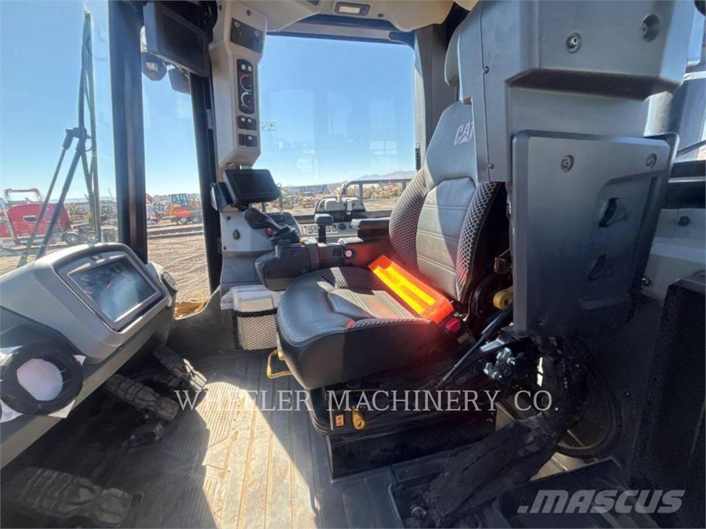 CAT 815 复合式压路机