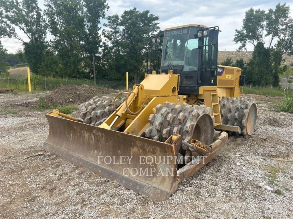 CAT 815F2 土壤压实机