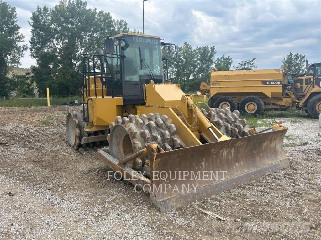 CAT 815F2 土壤压实机