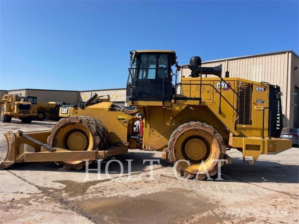 CAT 825 土壤压实机