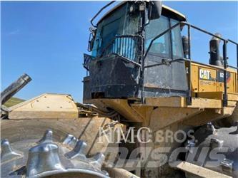 CAT 826K 土壤压实机