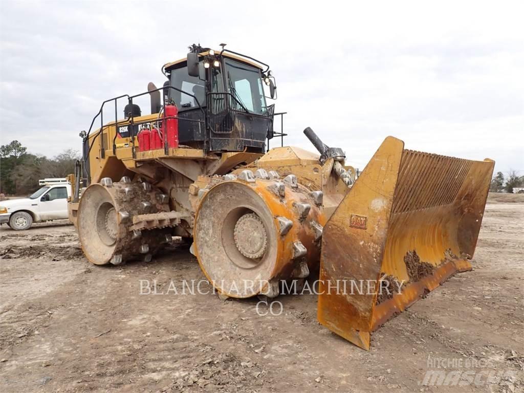 CAT 826K 土壤压实机