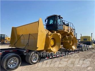 CAT 826K 复合式压路机