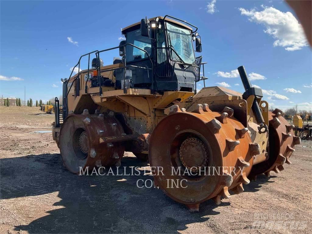 CAT 826K 土壤压实机