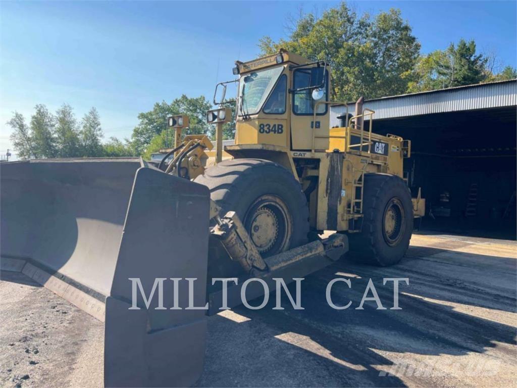 CAT 834B 轮式推土机