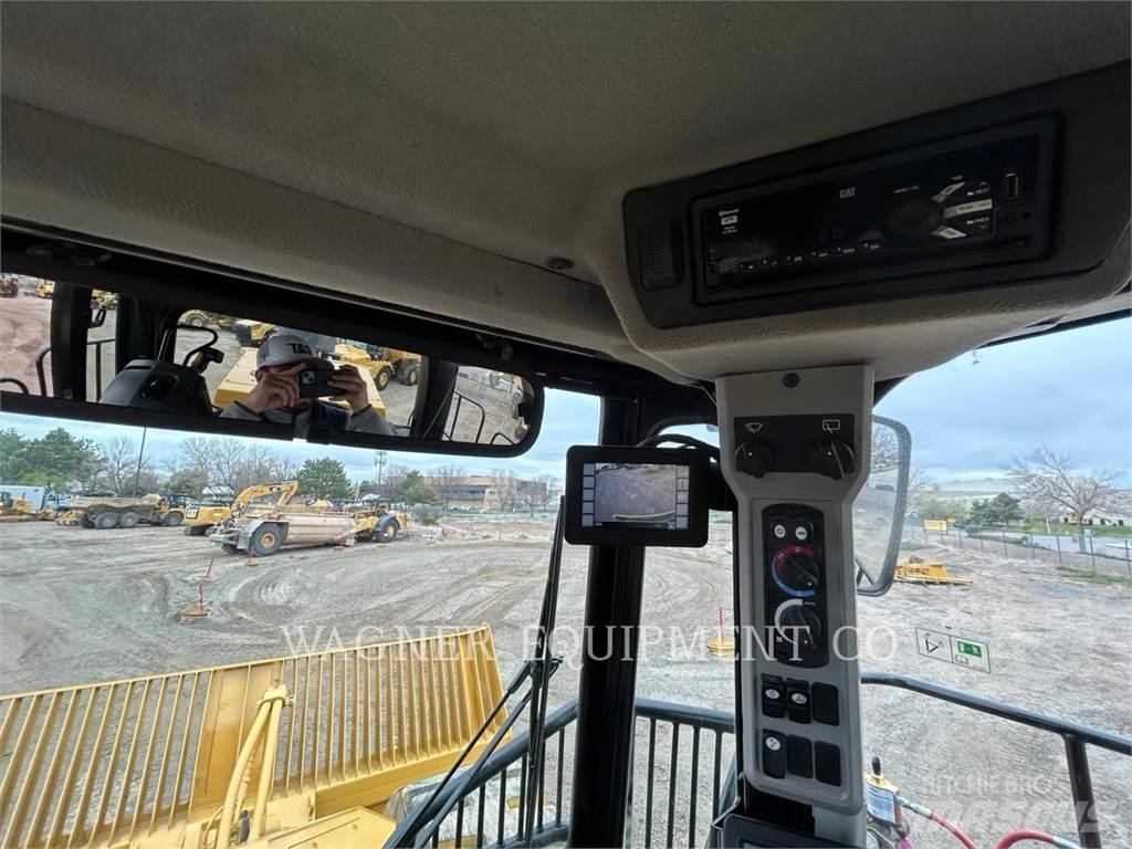 CAT 836K 轮式装载机