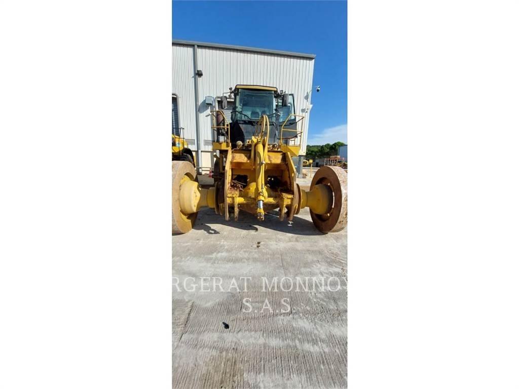 CAT 836K 轮式推土机