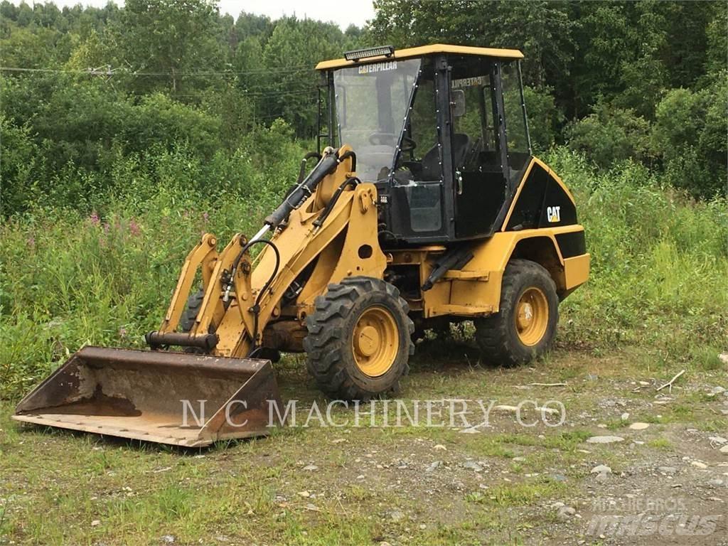 CAT 902 轮式装载机