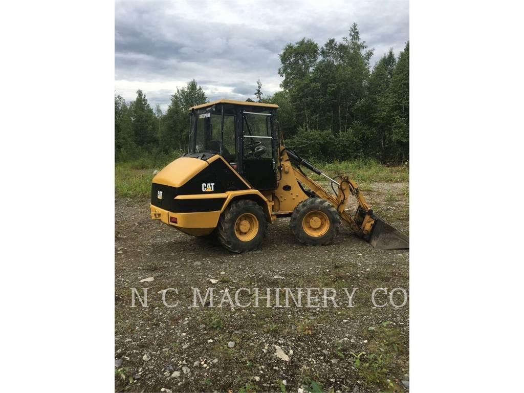 CAT 902 轮式装载机