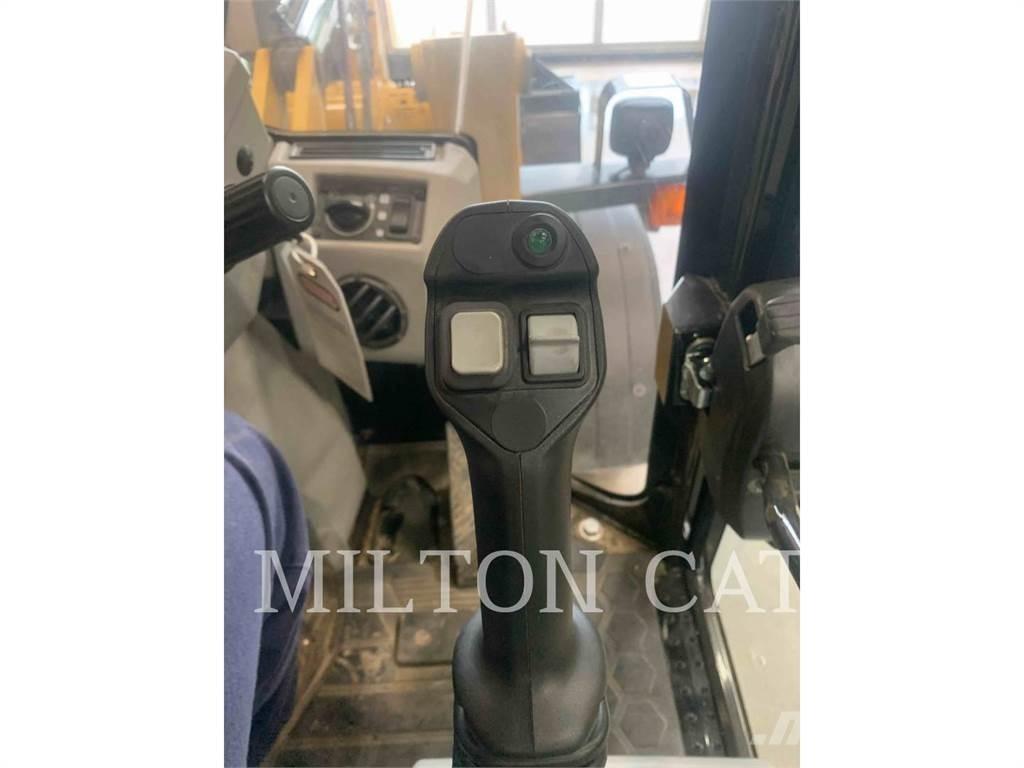 CAT 903D 轮式装载机