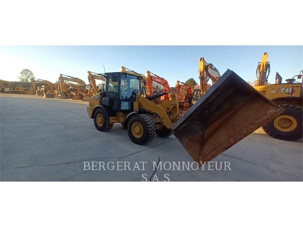 CAT 906 轮式装载机