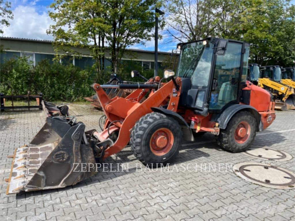 CAT 906H 轮式装载机