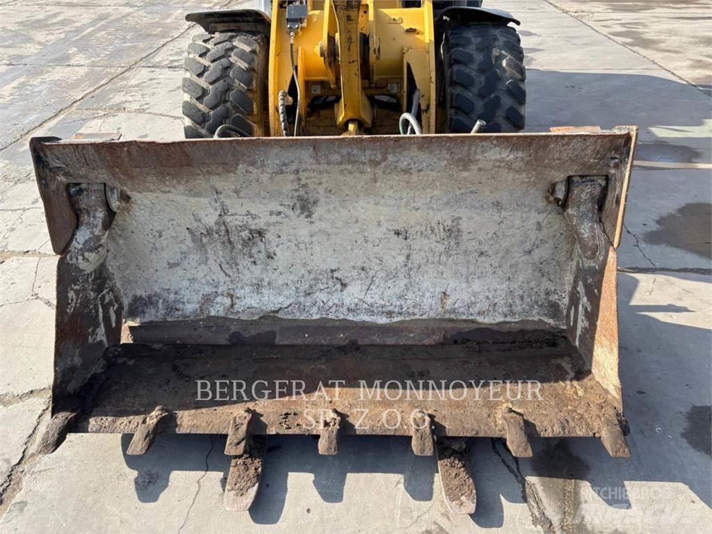CAT 906H2 轮式装载机