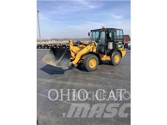 CAT 906M 小型装载机