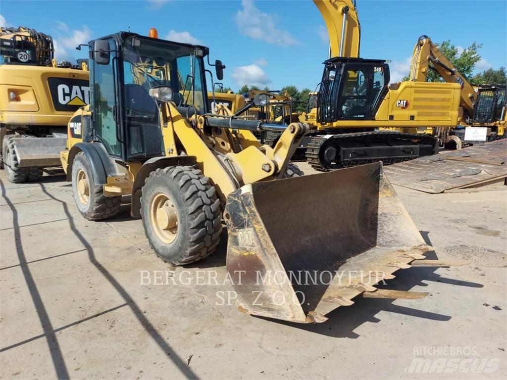 CAT 906M 轮式装载机