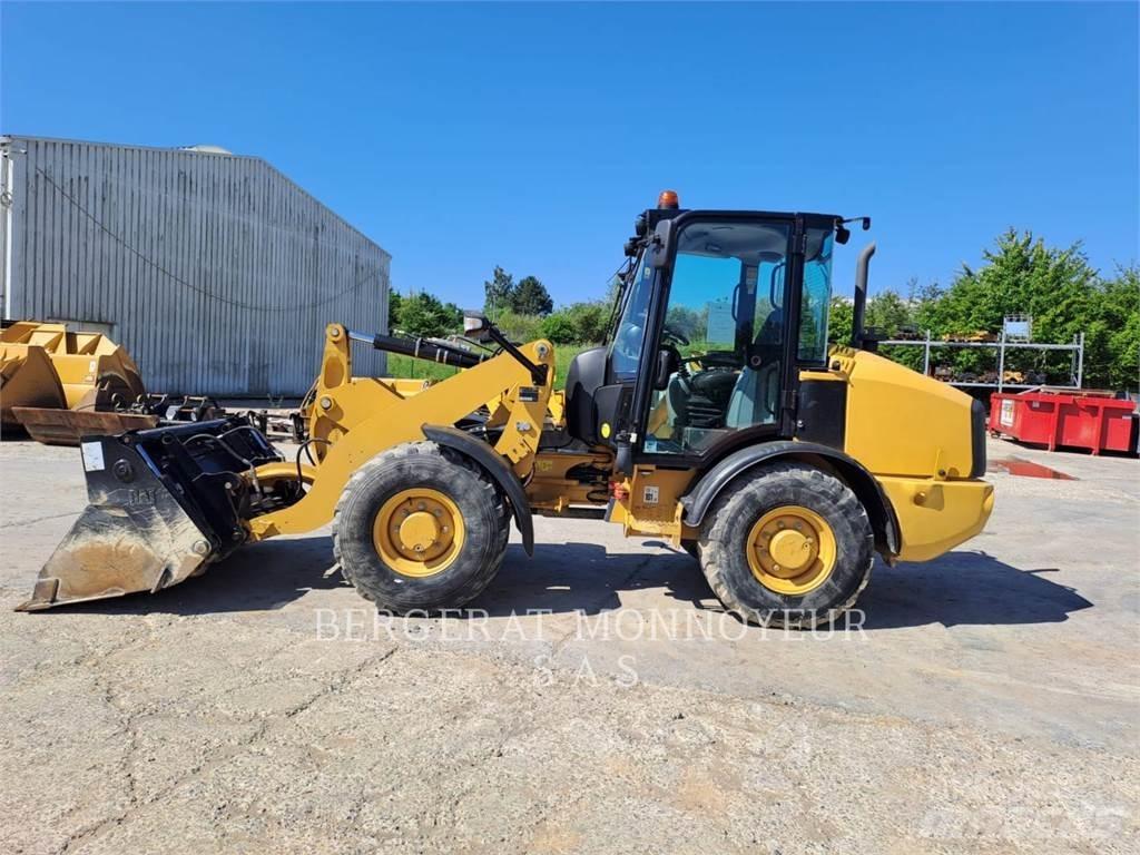 CAT 906M 轮式装载机