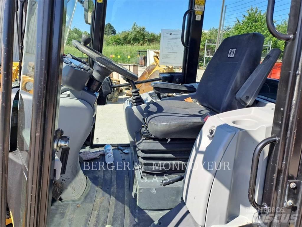 CAT 906M 轮式装载机