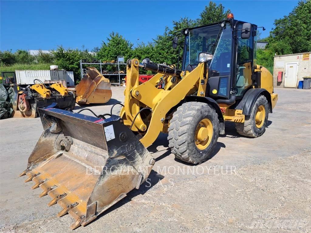 CAT 906M 轮式装载机