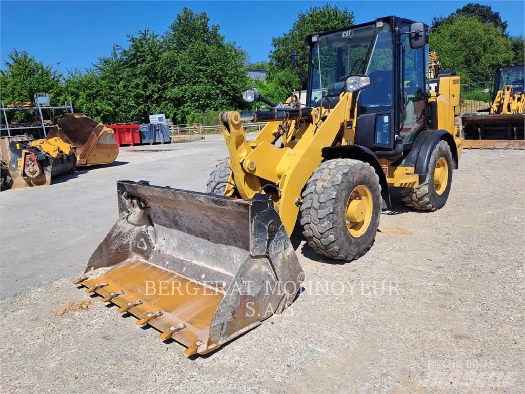 CAT 906M 轮式装载机