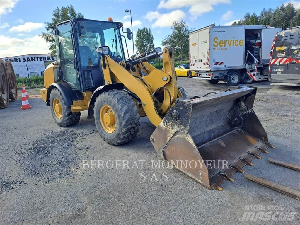 CAT 906M 轮式装载机