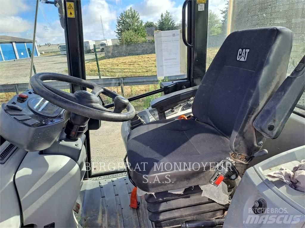 CAT 906M 轮式装载机
