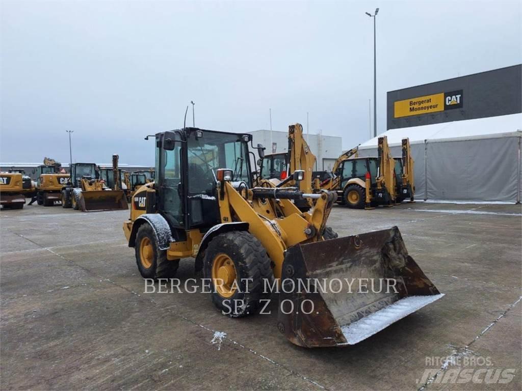 CAT 906M 轮式装载机