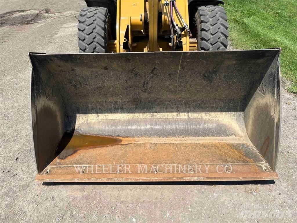 CAT 906M 轮式装载机
