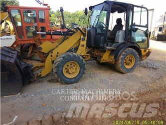 CAT 906M 轮式装载机