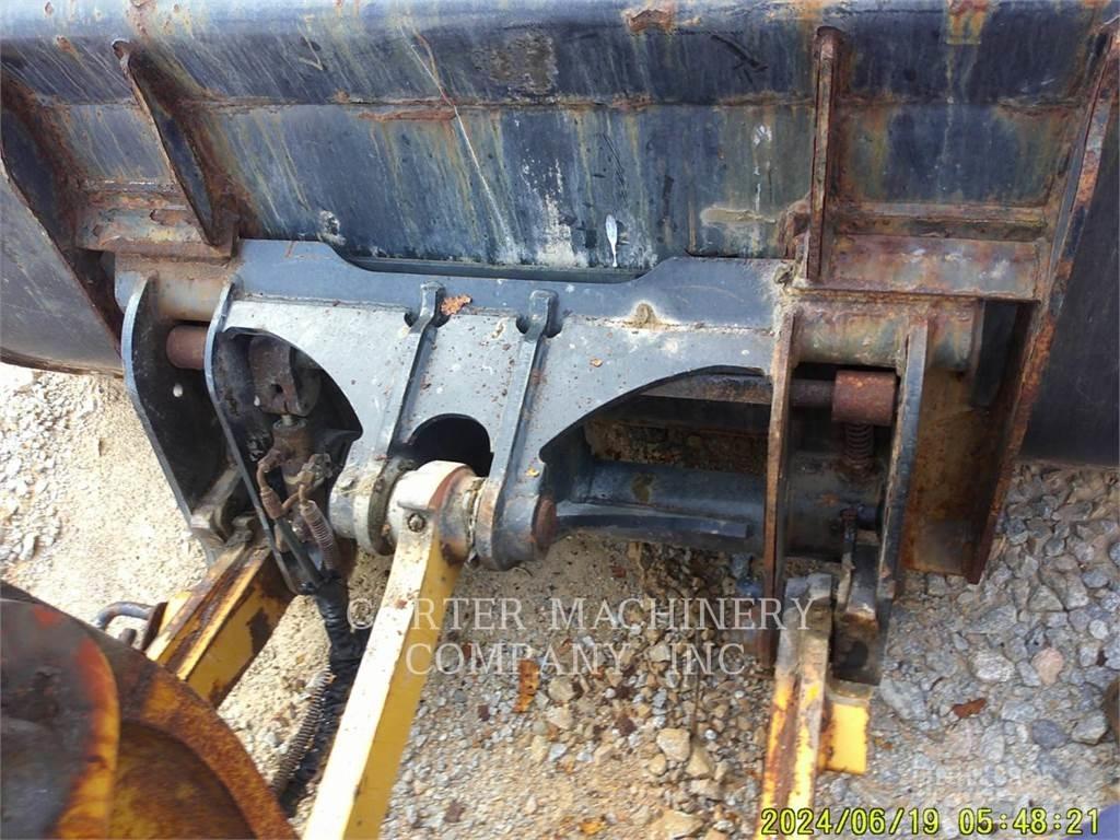 CAT 906M 轮式装载机