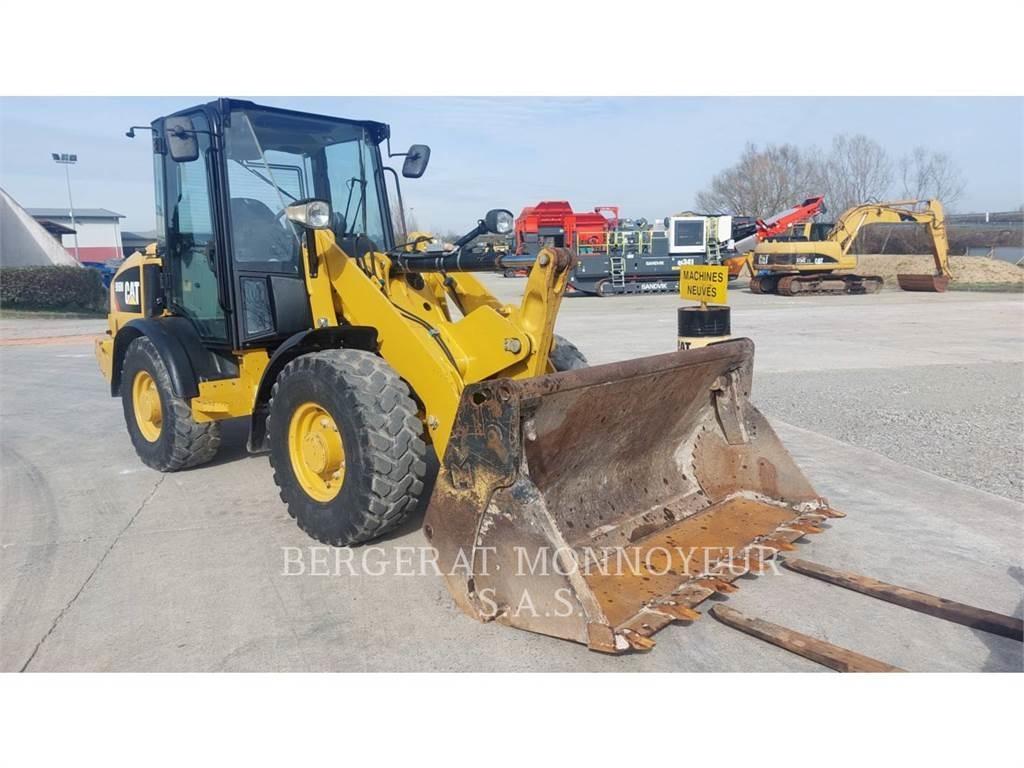 CAT 906M 轮式装载机