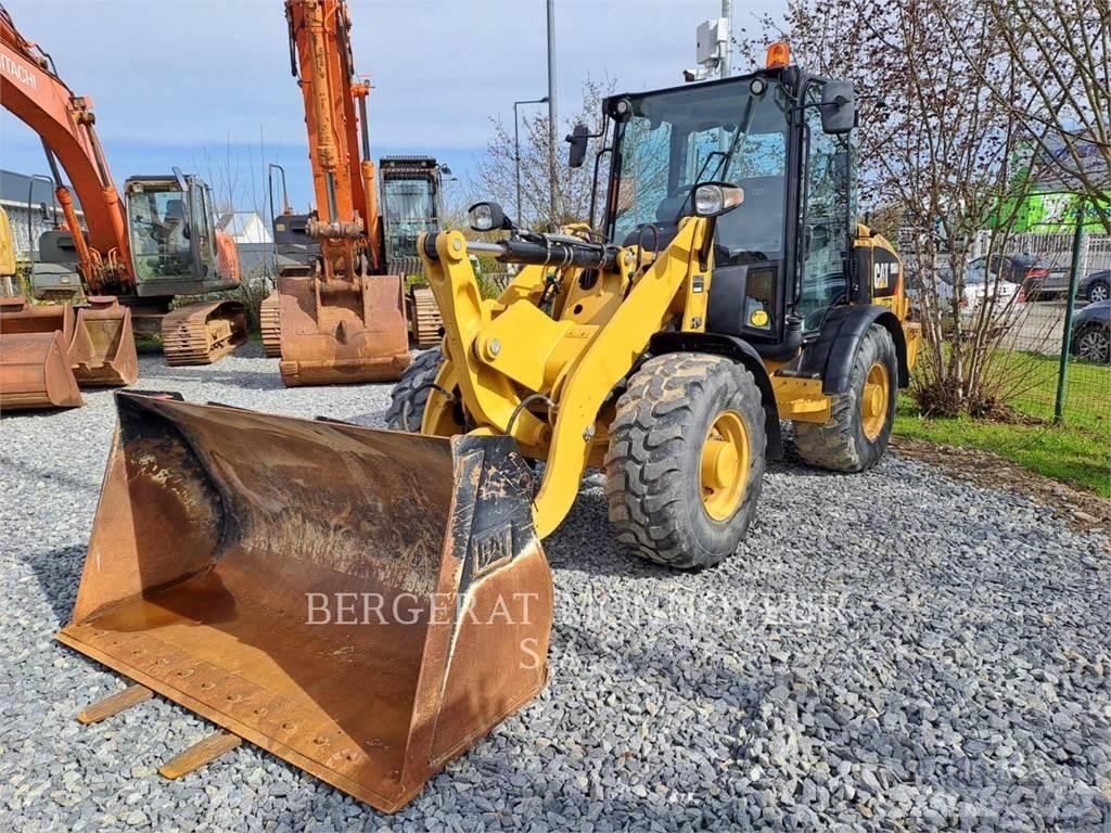 CAT 906M 轮式装载机