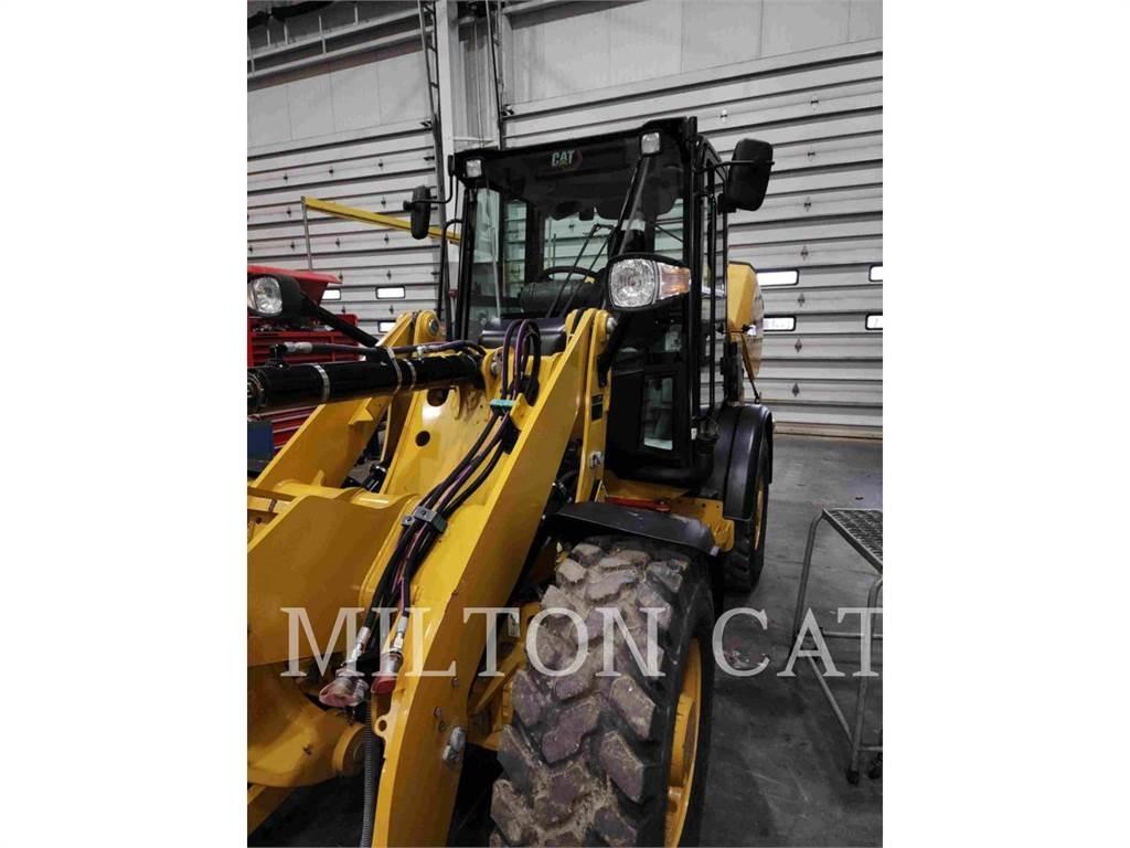 CAT 906M 轮式装载机