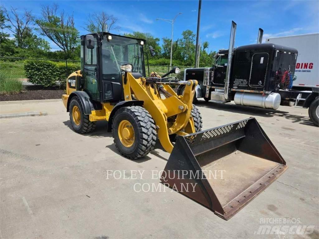 CAT 906M 轮式装载机