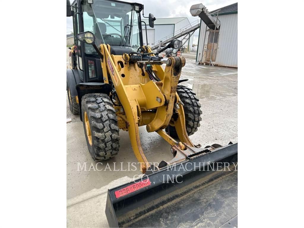 CAT 906M 轮式装载机