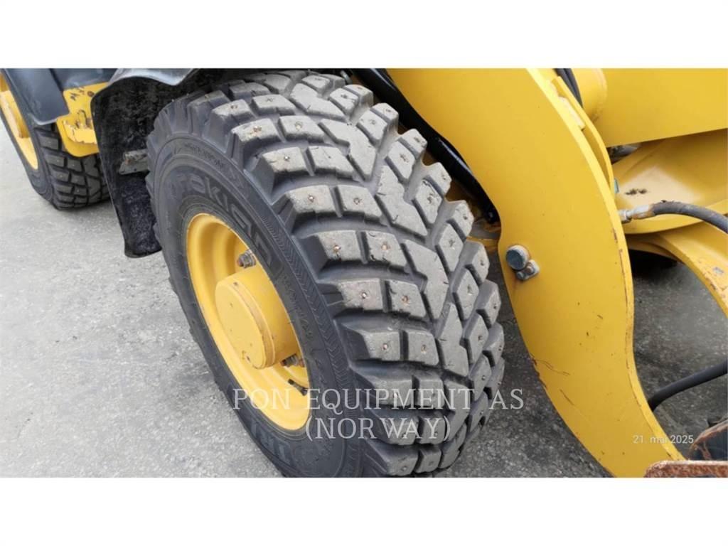 CAT 906M 轮式装载机