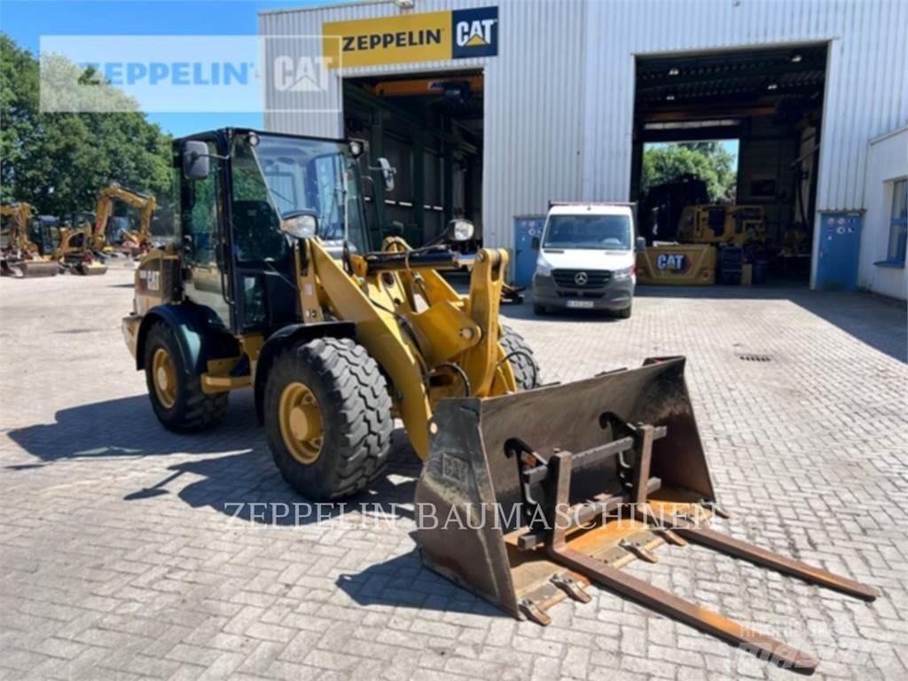 CAT 906M 轮式装载机