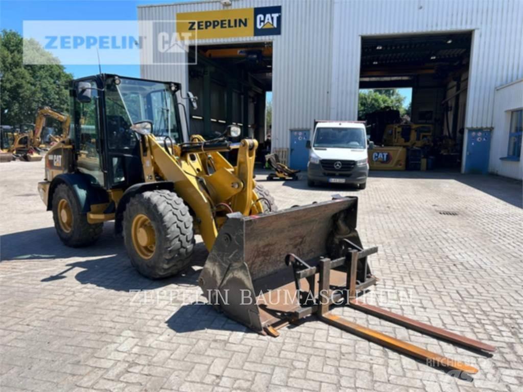 CAT 906M 轮式装载机
