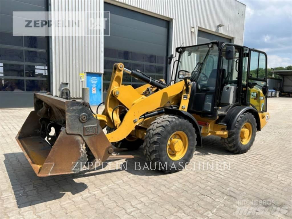 CAT 906M 轮式装载机