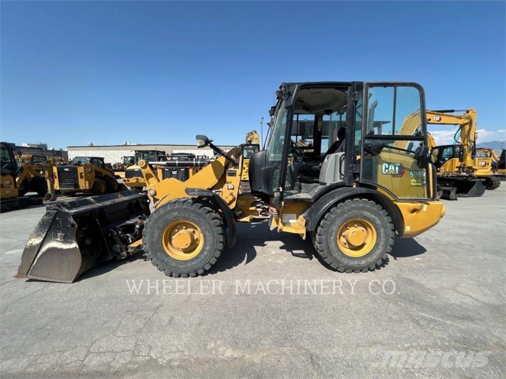CAT 906M 轮式装载机