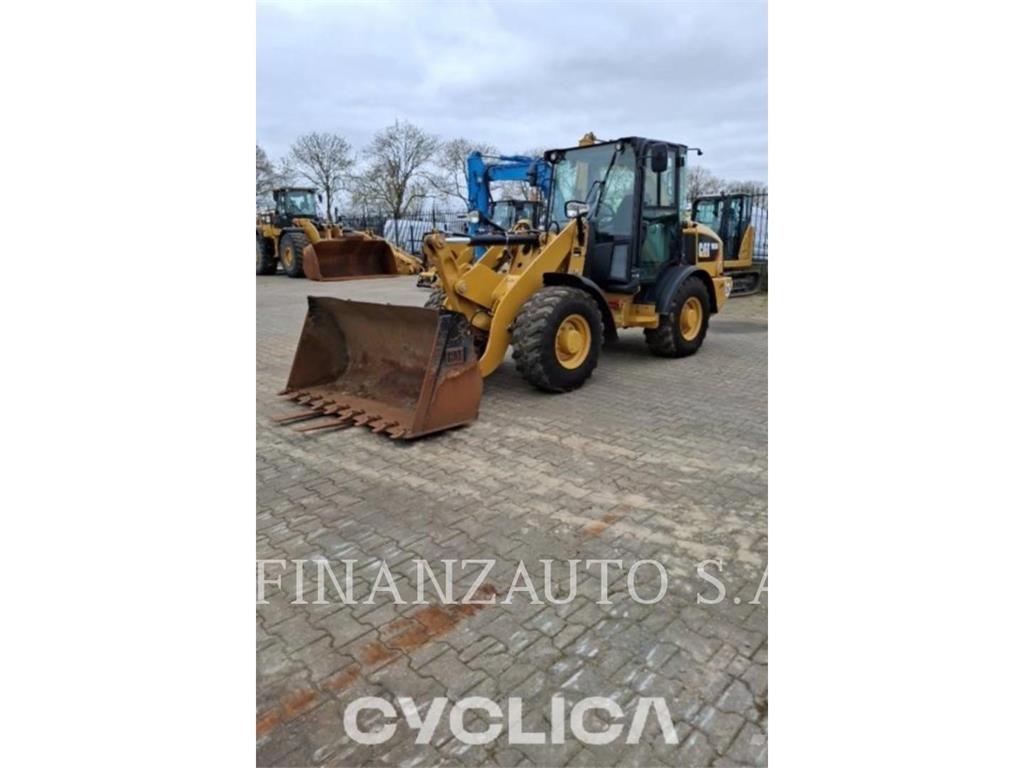CAT 906M 轮式装载机