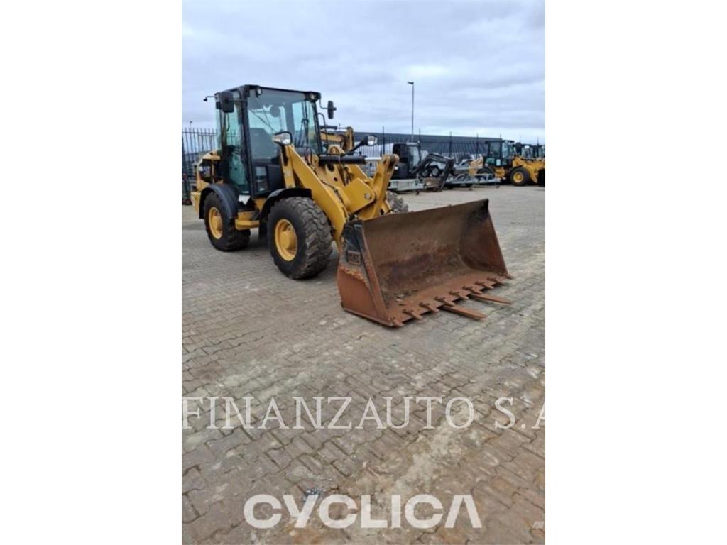 CAT 906M 轮式装载机