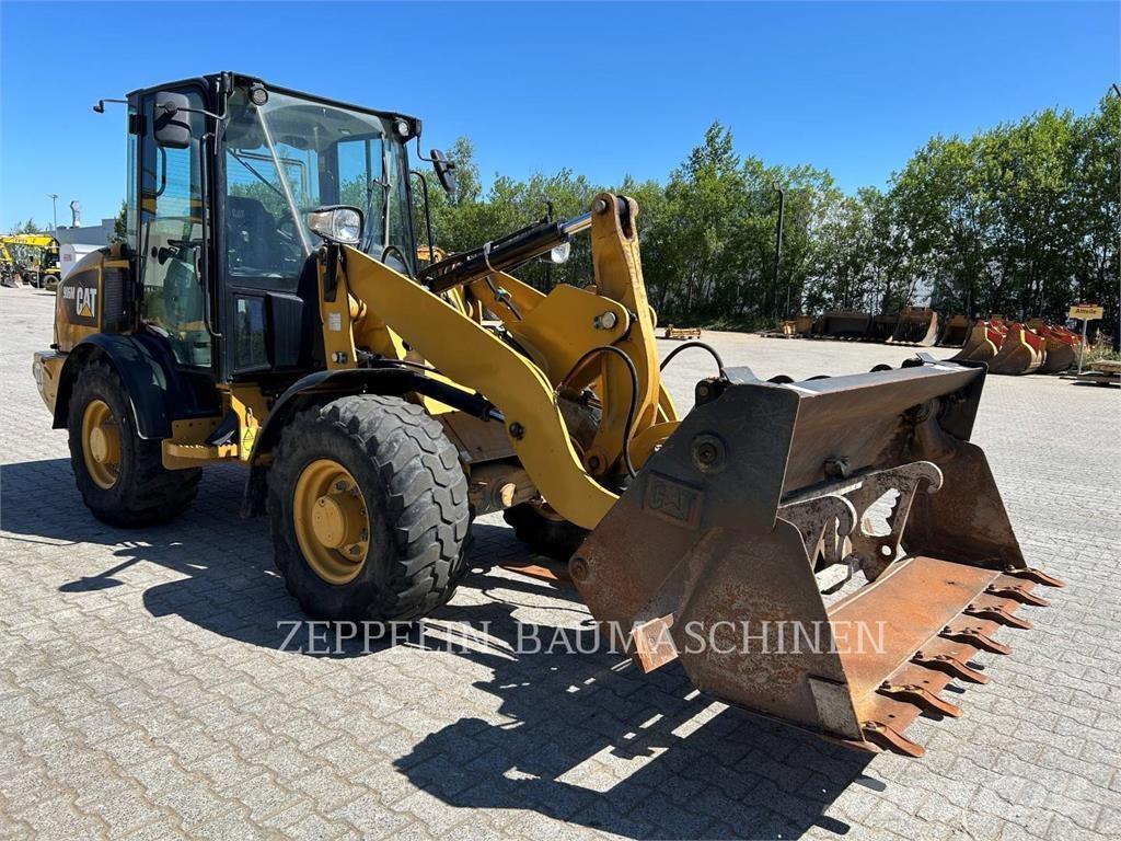 CAT 906M 轮式装载机