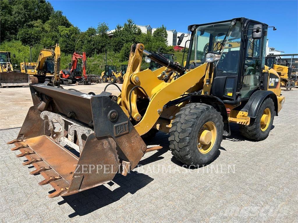 CAT 906M 轮式装载机