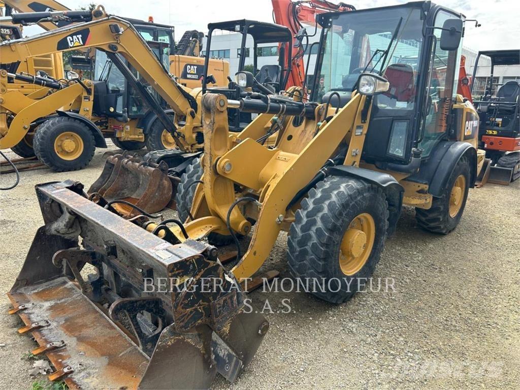 CAT 906M 轮式装载机