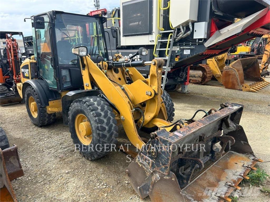 CAT 906M 轮式装载机