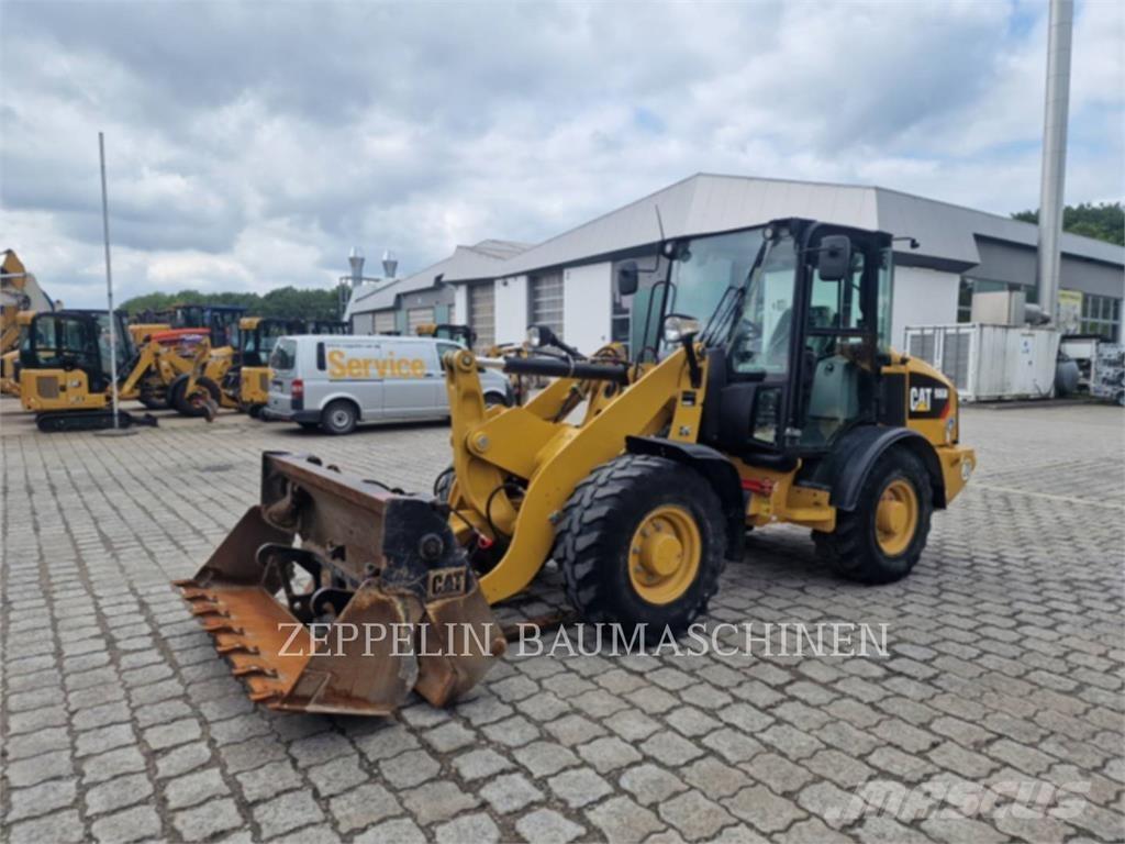 CAT 906M 轮式装载机
