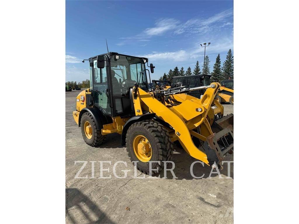 CAT 906M 轮式装载机