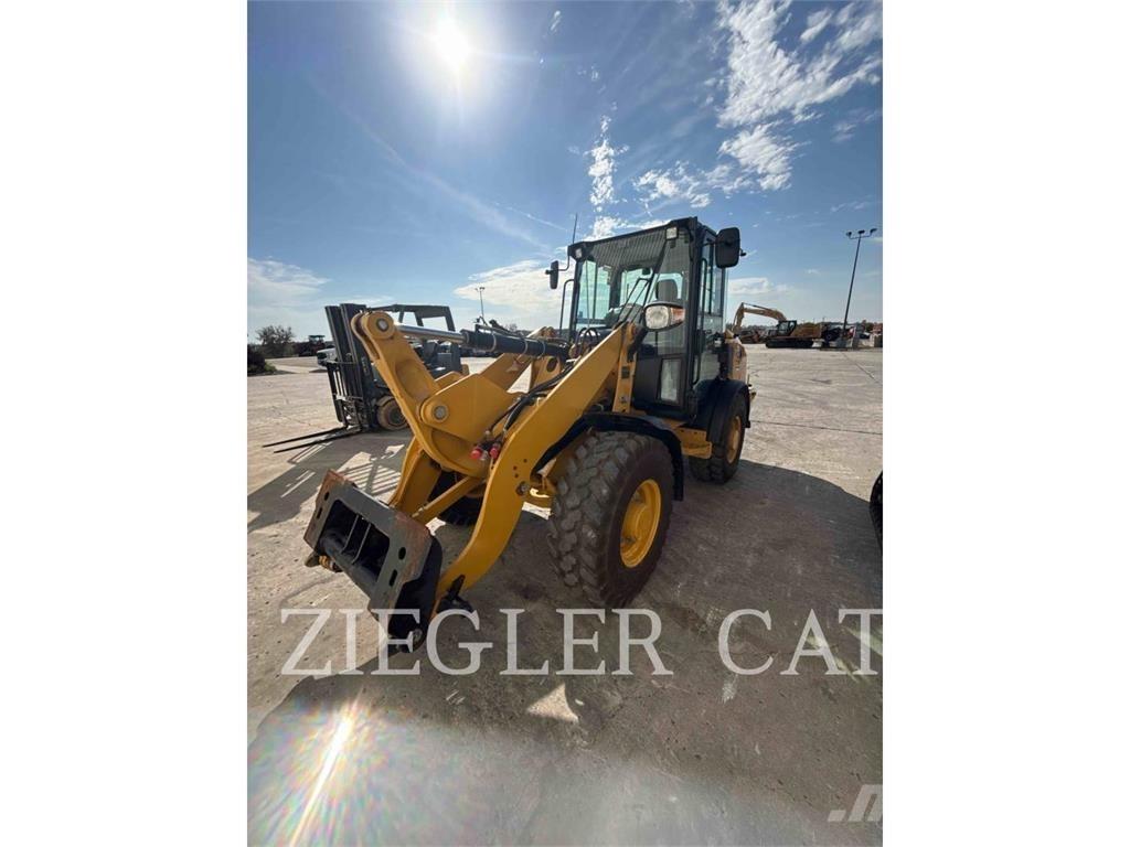 CAT 906M 轮式装载机
