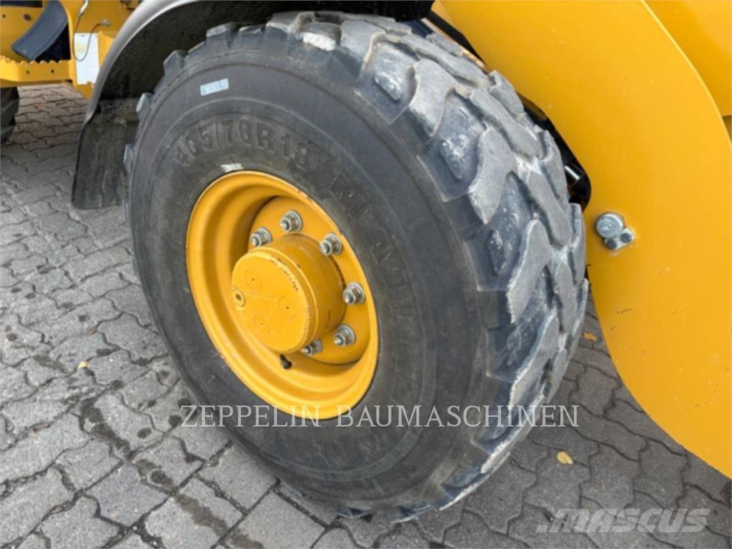 CAT 906M 轮式装载机