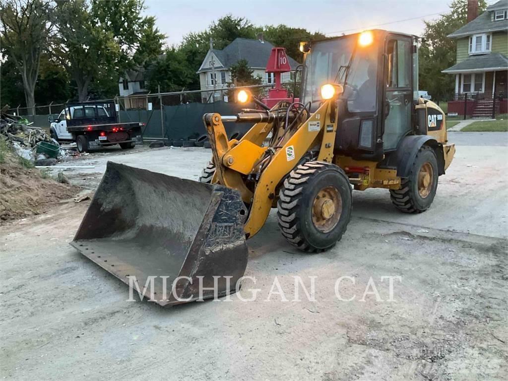 CAT 906M AR 轮式装载机
